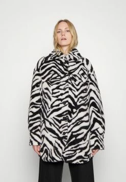 Patrizia Pepe JACKET - Winter Coat - Black/white
