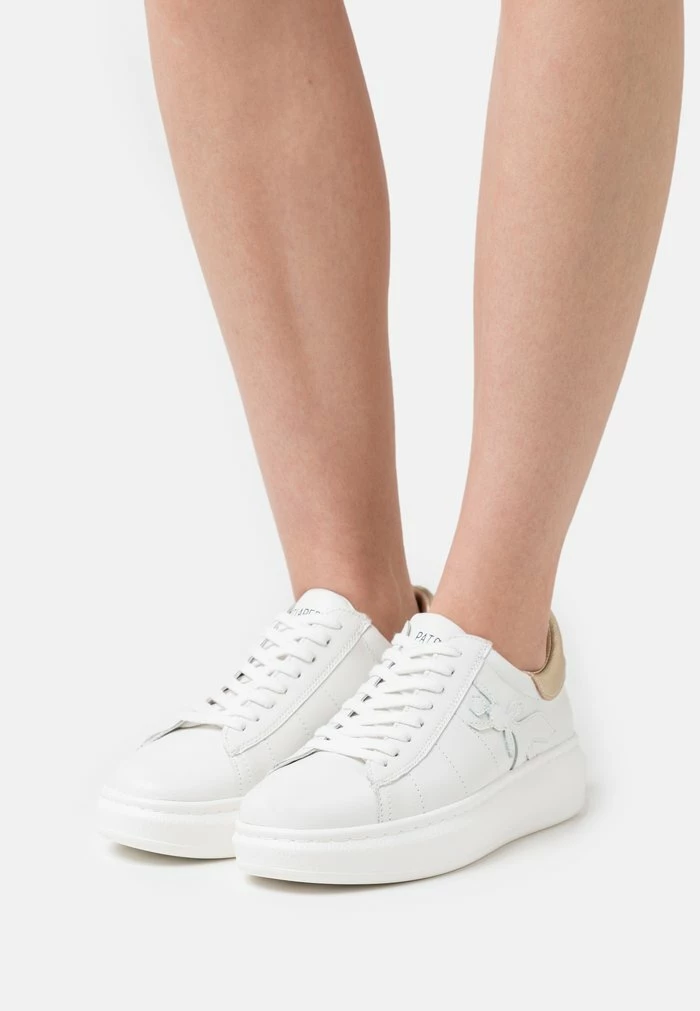 Trainers - white/gold Patrizia Pepe Trainers - White/gold -Patrizia Pepe Shop 056d255f9f964359ba23d759b2f30456