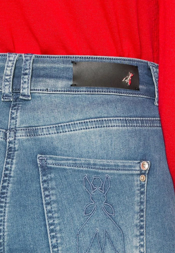 PANTALONI TROUSERS - Bootcut jeans - washed blue Patrizia Pepe PANTALONI TROUSERS - Bootcut Jeans - Washed Blue -Patrizia Pepe Shop 07e82c3f5af04dd9ba4f100d859318a3