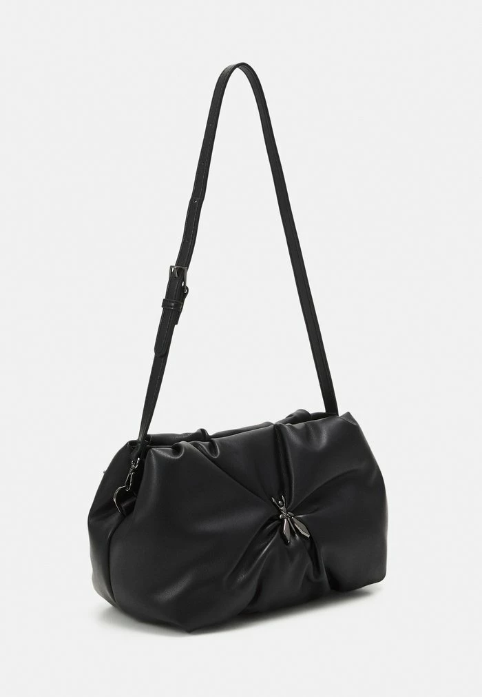 FLY PILLOW STUDS CROSSBODY - Across body bag - nero Patrizia Pepe FLY PILLOW STUDS CROSSBODY - Across Body Bag - Nero -Patrizia Pepe Shop 09e43e17eb3c451ab7fc67a4125216ec