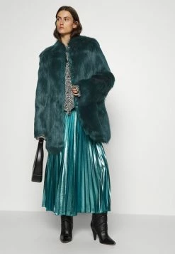 Patrizia Pepe GIUBBOTTO JACKET - Winter Jacket - Cedar Velvet -Patrizia Pepe Shop 0bce43f1a2b148c7bf49dc16164da8b2