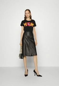 Patrizia Pepe MAGLIA - Print T-shirt - Nero 3 Patrizia Pepe MAGLIA - Print T-shirt - Nero -Patrizia Pepe Shop 0c27b73c814749d7bcceb104d15be880