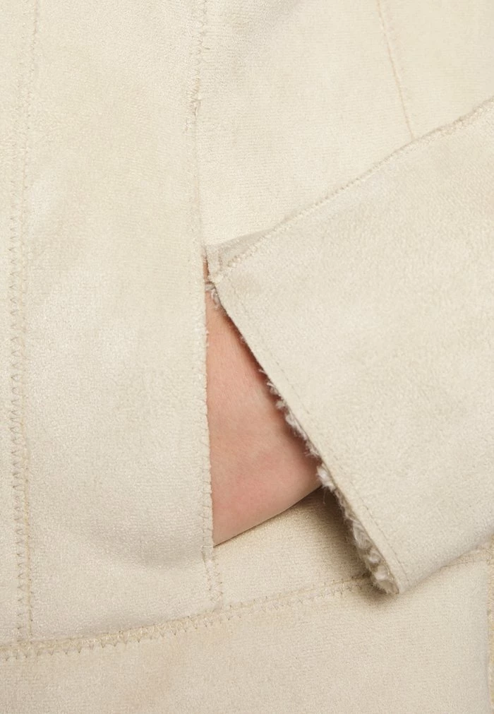 GIUBBOTTO JACKET - Faux leather jacket - buttery white Patrizia Pepe GIUBBOTTO JACKET - Faux Leather Jacket - Buttery White -Patrizia Pepe Shop 0d2763dcbe604b088e95d310b5ef6be7