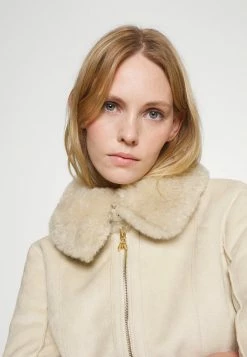 Patrizia Pepe GIUBBOTTO JACKET - Faux Leather Jacket - Buttery White 5 Patrizia Pepe GIUBBOTTO JACKET - Faux Leather Jacket - Buttery White -Patrizia Pepe Shop 152745c618ce45498b47df9c20487ccc