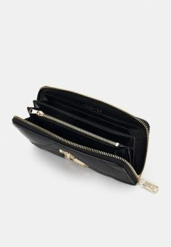 Patrizia Pepe FLY LARGE ZIP AROUND QUILTED - Wallet - Nero -Patrizia Pepe Shop 17d90e6d0ee3459890f38f80d6dc766e