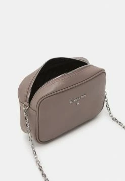 Patrizia Pepe CAMERA CASE - Across Body Bag - Dark Tatami -Patrizia Pepe Shop 1daf56c08a09440493a925828af0bc32