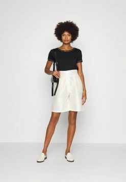 Patrizia Pepe Print T-shirt - Nero -Patrizia Pepe Shop 1de97c629240490695cbf50a165b8d7e