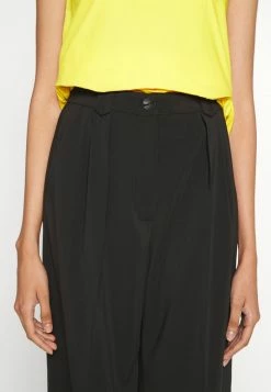 Patrizia Pepe PANTALONI - Trousers - Nero -Patrizia Pepe Shop 20b3f1b3e15b4ecc9973b8a355797b64