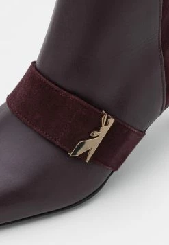 Patrizia Pepe Classic Ankle Boots - Dark Blazon Purple -Patrizia Pepe Shop 2cd2b9fb641b432aaa2f4584a8fbd07c