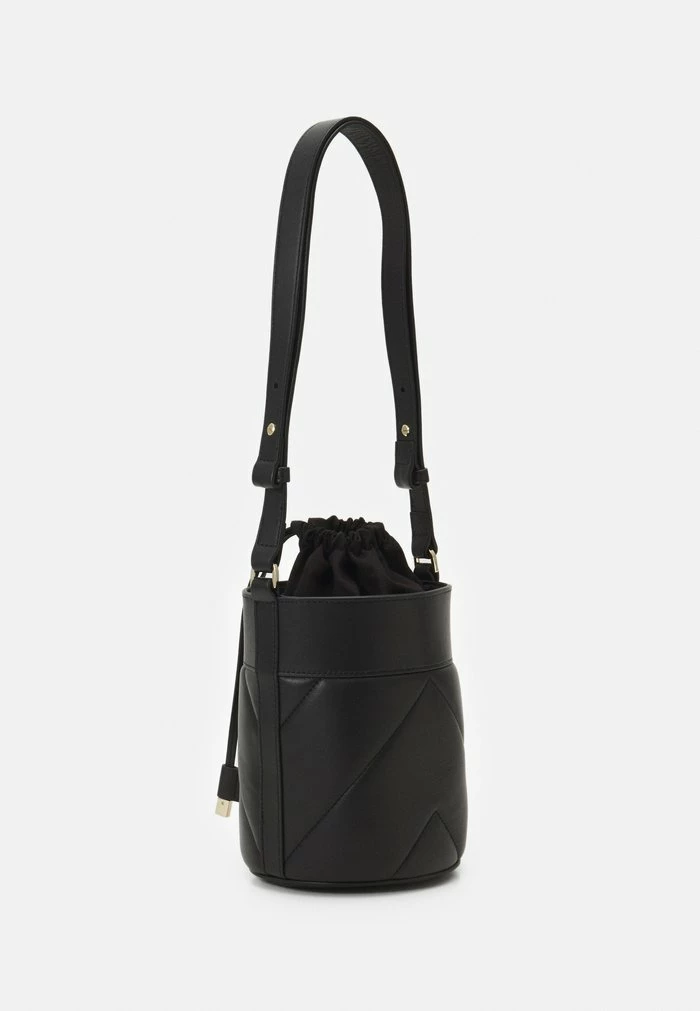 FLY PADDED BUCKET - Handbag - nero Patrizia Pepe FLY PADDED BUCKET - Handbag - Nero -Patrizia Pepe Shop 335855beeecf414f95ff8a5eb65fdf3e