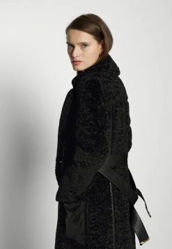 Patrizia Pepe CAPPOTTO COAT - Classic Coat - Nero -Patrizia Pepe Shop 37f72ecccbe34717958df90e855f2a10