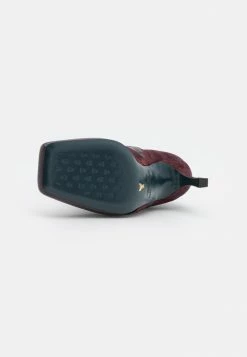 Patrizia Pepe Classic Ankle Boots - Dark Blazon Purple -Patrizia Pepe Shop 394e41baf1204da985eb954b108da0e5