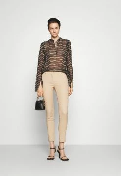 Patrizia Pepe PANTALONI TROUSERS - Trousers - Triking Beige -Patrizia Pepe Shop 39ccd86801aa494eb5ed288d08ad9300