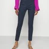 Patrizia Pepe PANTALONI TROUSERS - Trousers - Navy 2 Patrizia Pepe PANTALONI TROUSERS - Trousers - Navy -Patrizia Pepe Shop 41180929d5da4844ac6a57973c2cf9a5