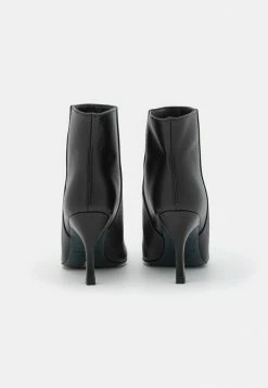 Patrizia Pepe Classic Ankle Boots - Nero 5 Patrizia Pepe Classic Ankle Boots - Nero -Patrizia Pepe Shop 4263782cf1ca4295b2a52236ea1ad343