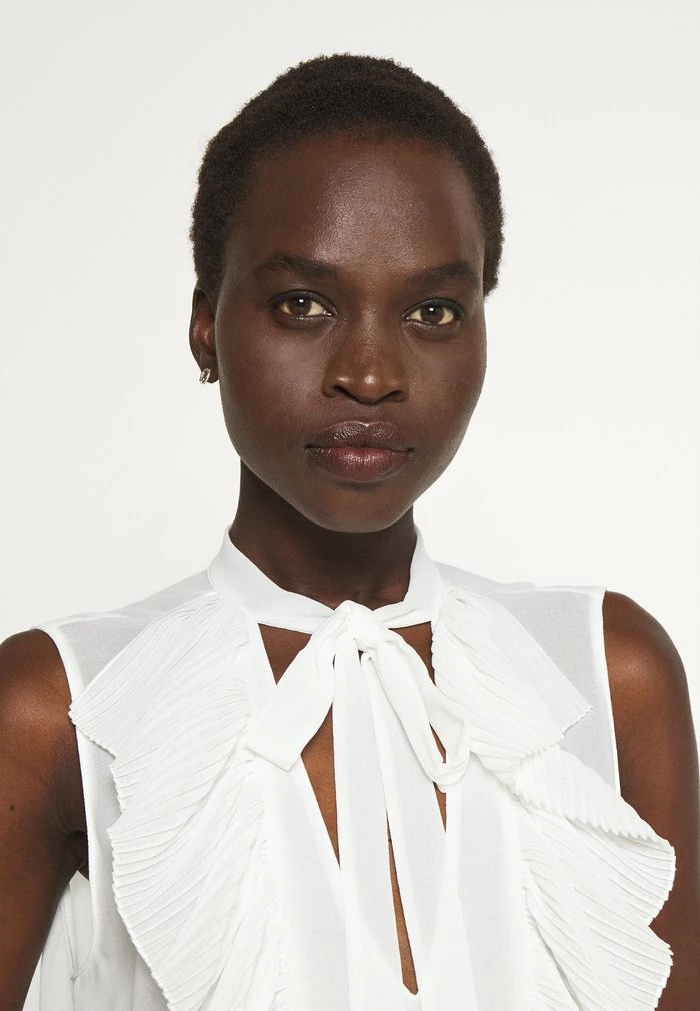 CAMICIA - Blouse - bianco Patrizia Pepe CAMICIA - Blouse - Bianco -Patrizia Pepe Shop 49472ee0e1b64a42867289a6b6efd751