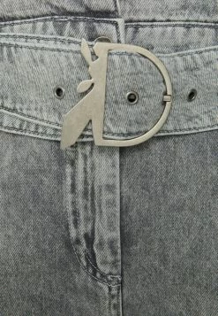 Patrizia Pepe PANTALONI TROUSERS - Straight Leg Jeans - Light Grey Wash -Patrizia Pepe Shop 4a45859ecae649c0998f871670977f6f