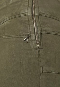 Patrizia Pepe PANTS - Jeggings - Toscana Green -Patrizia Pepe Shop 4f15ee862ecf49aab3b367624f9f3026