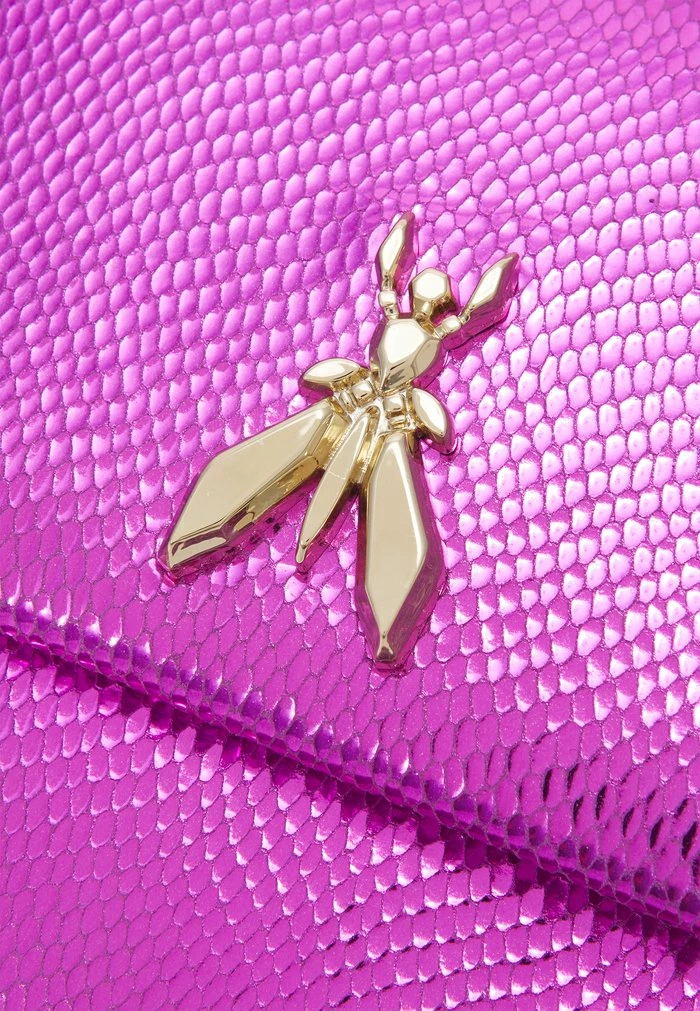 FLY CLUTCH LIZERD - Clutch - hypnotical purple Patrizia Pepe FLY CLUTCH LIZERD - Clutch - Hypnotical Purple -Patrizia Pepe Shop 5b54a80aa6f24515be94cb069c5856cb