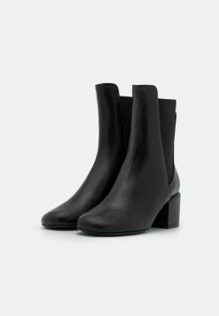 Patrizia Pepe Classic Ankle Boots - Nero -Patrizia Pepe Shop 5c4f2481152c4d03a634a53559d5e3a0