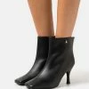 Patrizia Pepe Classic Ankle Boots - Nero 2 Patrizia Pepe Classic Ankle Boots - Nero -Patrizia Pepe Shop 5d333f984eb8473e875f0d43ed35a09d