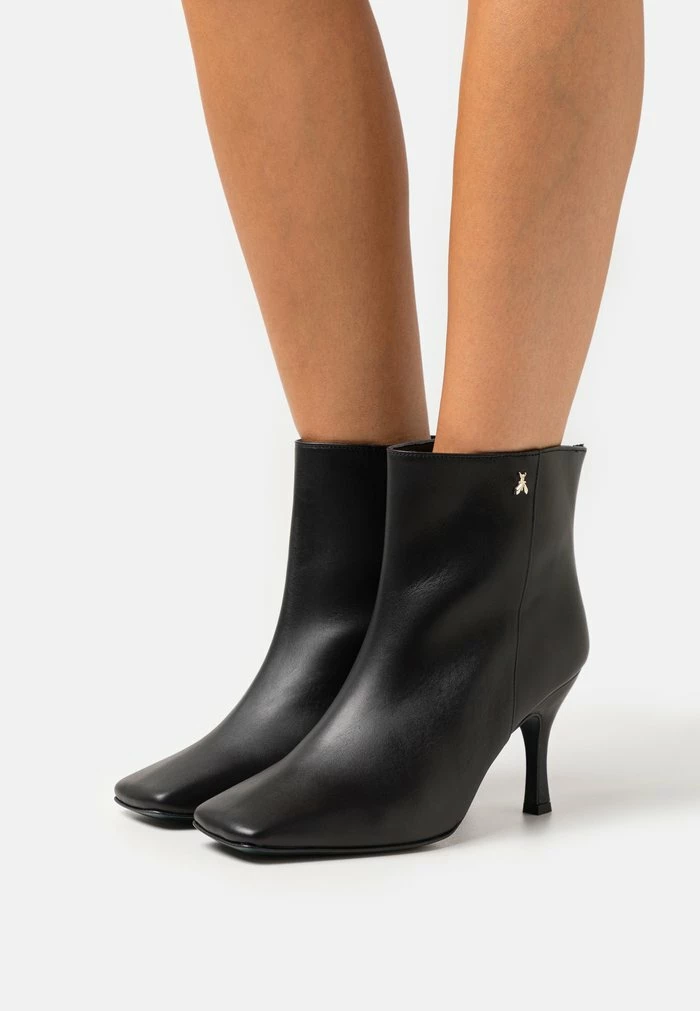 Classic ankle boots - nero Patrizia Pepe Classic Ankle Boots - Nero -Patrizia Pepe Shop 5d333f984eb8473e875f0d43ed35a09d