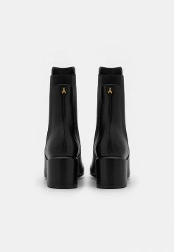 Patrizia Pepe Classic Ankle Boots - Nero -Patrizia Pepe Shop 5f1f2a924c094bffa645e14147425b4c