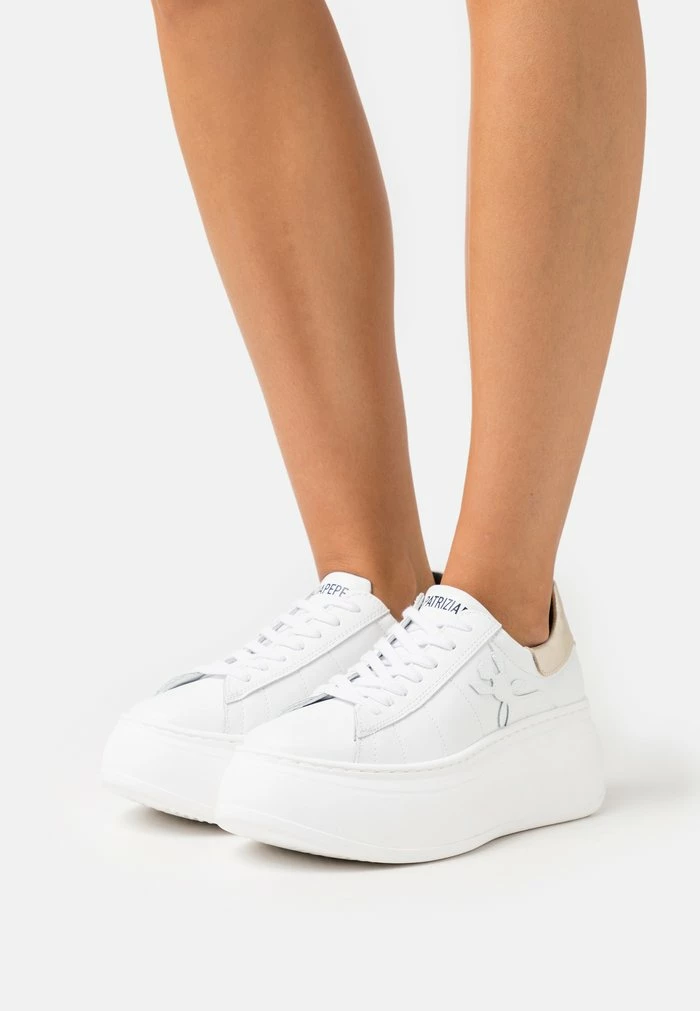 Trainers - white/gold Patrizia Pepe Trainers - White/gold -Patrizia Pepe Shop 64fa6ed80811491e9d2a3c4e675fe9e7