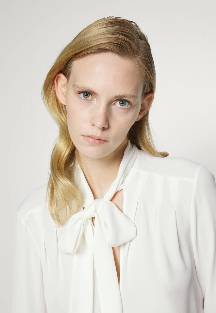 CAMICIA - Blouse - bianco Patrizia Pepe CAMICIA - Blouse - Bianco -Patrizia Pepe Shop 668698ff99cf4fa6bd08af187d6da541