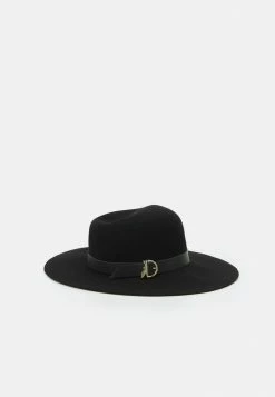 Patrizia Pepe WINTER HATS CAPPELLI - Hat - Nero 4 Patrizia Pepe WINTER HATS CAPPELLI - Hat - Nero -Patrizia Pepe Shop 6b4d20ae918648e0abb412051cad6a9a