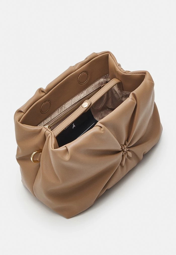 BORSA BAG SOFT - Across body bag - ocean sand Patrizia Pepe BORSA BAG SOFT - Across Body Bag - Ocean Sand -Patrizia Pepe Shop 6ea203b43c0b4c0084afabadc4b335c3