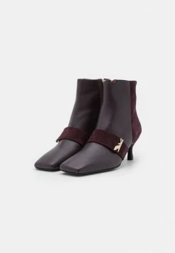 Patrizia Pepe Classic Ankle Boots - Dark Blazon Purple -Patrizia Pepe Shop 6fcb35fa1e0e41bc8267d895fab66bf4