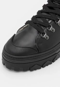 Patrizia Pepe Lace-up Ankle Boots - Nero -Patrizia Pepe Shop 7418a1ab0f454fadbb6d6d5bda808424