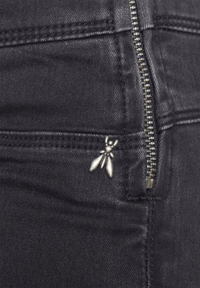 PANTALONI TROUSERS - Jeans Skinny Fit - deep black wash Patrizia Pepe PANTALONI TROUSERS - Jeans Skinny Fit - Deep Black Wash -Patrizia Pepe Shop 7971b9c37c6641ddb2b6503f99c1a848