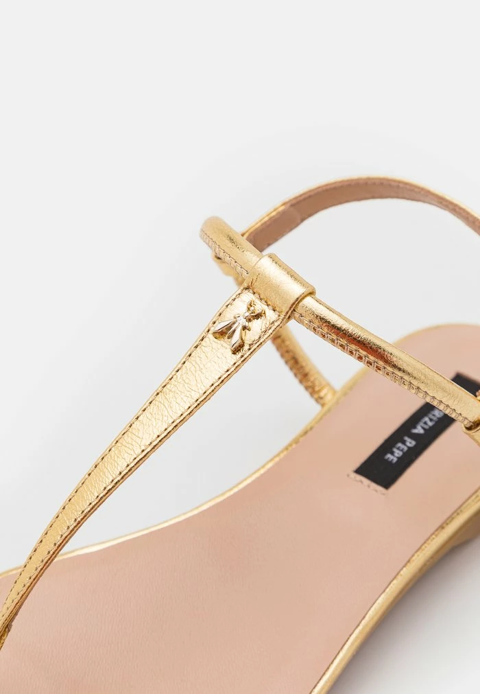 T-bar sandals - gold star Patrizia Pepe T-bar Sandals - Gold Star -Patrizia Pepe Shop 7d62adafe29c4b37bbdfd177dfe5b55e
