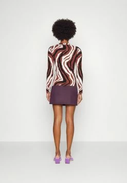 Patrizia Pepe GONNA - Mini Skirt - Blazon Purple 4 Patrizia Pepe GONNA - Mini Skirt - Blazon Purple -Patrizia Pepe Shop 7e7efc9d4ef34b2080c73a31ce20ee3d