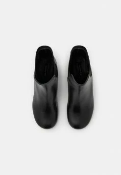 Patrizia Pepe Classic Ankle Boots - Nero -Patrizia Pepe Shop 8486e5d0320040d4a91d51578b964652