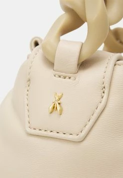 Patrizia Pepe TOUCH MAXICHAIN SHOULDER - Handbag - Ocean Sand 6 Patrizia Pepe TOUCH MAXICHAIN SHOULDER - Handbag - Ocean Sand -Patrizia Pepe Shop 8555308a8855465daa3308f4b24fcdfa