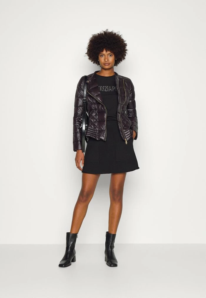 MAGLIA - Print T-shirt - nero Patrizia Pepe MAGLIA - Print T-shirt - Nero -Patrizia Pepe Shop 99d4089fa7be4c6f9594eee128f1c61d