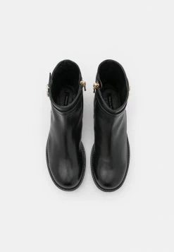 Patrizia Pepe EXCLUSIVE BOOTIE - Classic Ankle Boots - Nero -Patrizia Pepe Shop a31e4153f48540579e637586c506adbf