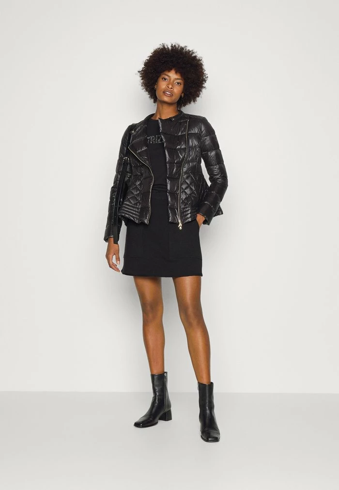 JACKET - Down jacket - nero Patrizia Pepe JACKET - Down Jacket - Nero -Patrizia Pepe Shop a5a1c3eb48994d7788024a8d51ea2069