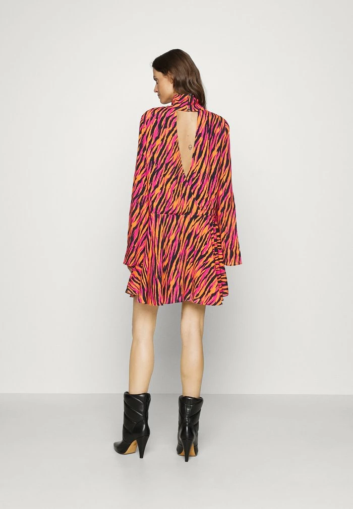 ABITO DRESS - Cocktail dress / Party dress - orange rose Patrizia Pepe ABITO DRESS - Cocktail Dress / Party Dress - Orange Rose -Patrizia Pepe Shop a5af3d64a17040aa90ce872e846f1720