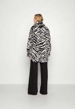 Patrizia Pepe JACKET - Winter Coat - Black/white -Patrizia Pepe Shop b287074f39004974b0c7d331a1dbe23f