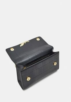 Patrizia Pepe ESSENTIAL FLY SQUARED - Across Body Bag - Nero 4 Patrizia Pepe ESSENTIAL FLY SQUARED - Across Body Bag - Nero -Patrizia Pepe Shop b59b4beaada646ce9afd673d6901e170