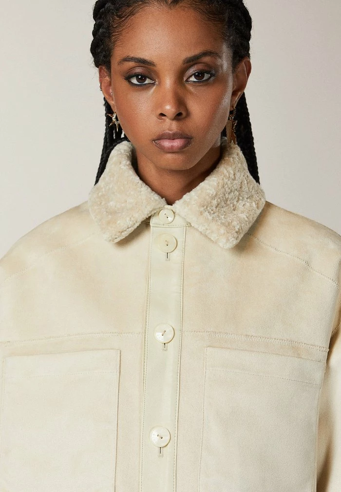 GIUBBOTTO - Winter jacket - buttery white Patrizia Pepe GIUBBOTTO - Winter Jacket - Buttery White -Patrizia Pepe Shop b7cffe06fa6b4707af4d8e9b5fe2f3c3