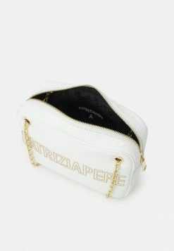 Patrizia Pepe FLY LOGO STUDS CAMERA CASE - Across Body Bag - Bianco -Patrizia Pepe Shop c45ac5f9d80045cbb4f88f62e39ed4d3