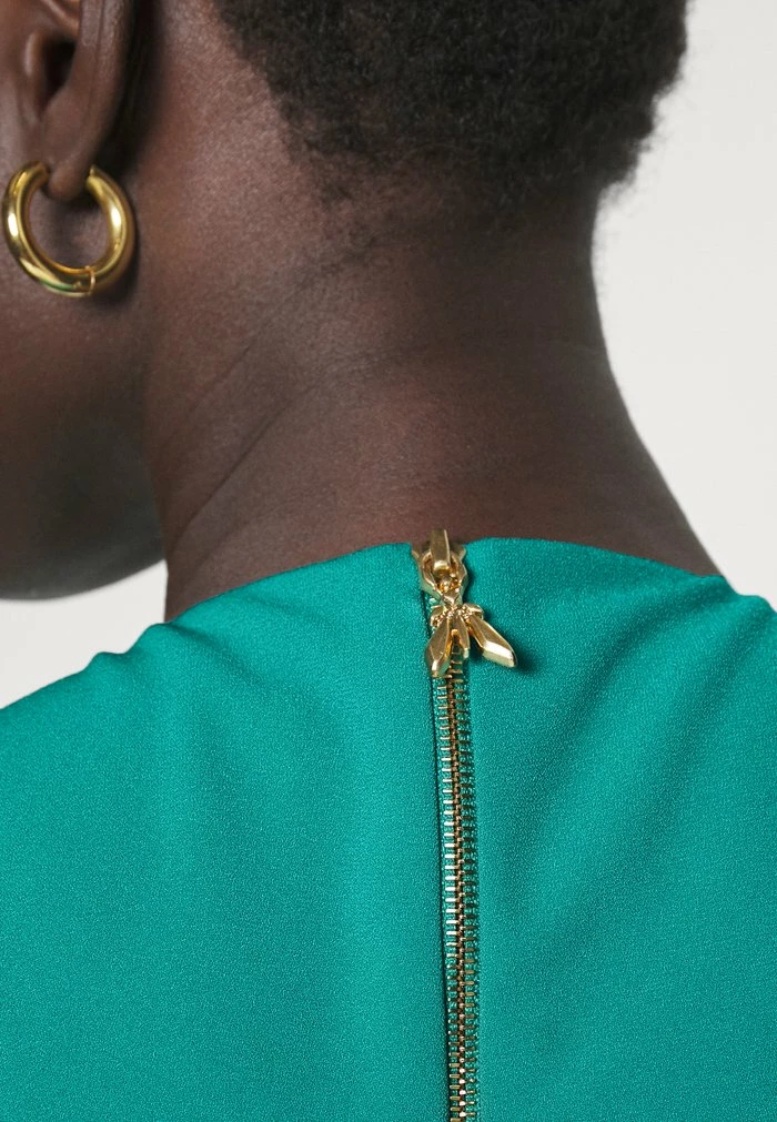 ABITO DRESS - Cocktail dress / Party dress - escape emerald Patrizia Pepe ABITO DRESS - Cocktail Dress / Party Dress - Escape Emerald -Patrizia Pepe Shop c4a9c69f6a9849ffb97f7edfefe319c5