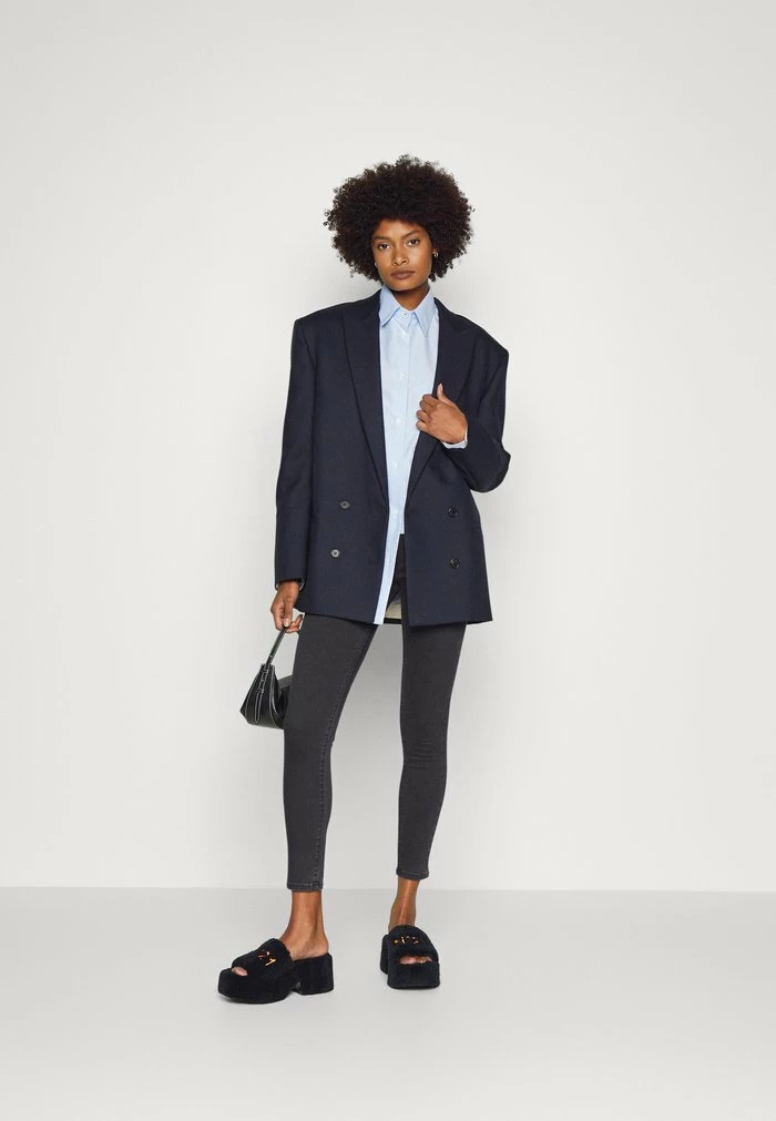 PANTALONI TROUSERS - Jeans Skinny Fit - deep black wash Patrizia Pepe PANTALONI TROUSERS - Jeans Skinny Fit - Deep Black Wash -Patrizia Pepe Shop c4b7b12478a146f0bd2b7e99c3f3aead