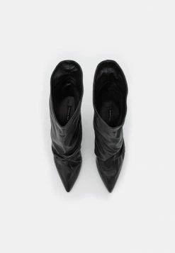 Patrizia Pepe Classic Ankle Boots - Black/gold -Patrizia Pepe Shop cf3b444024c44dacbe96871da6252454