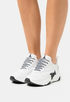 Patrizia Pepe Trainers - White